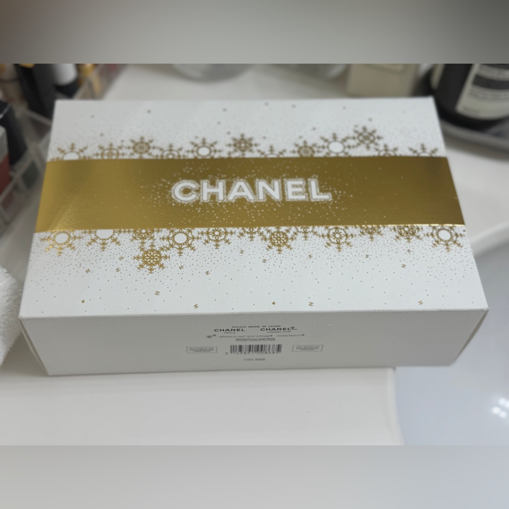 (New) Chanel Beauty Makeup Pouch White – Limited Edition - Picture 4 of 5
